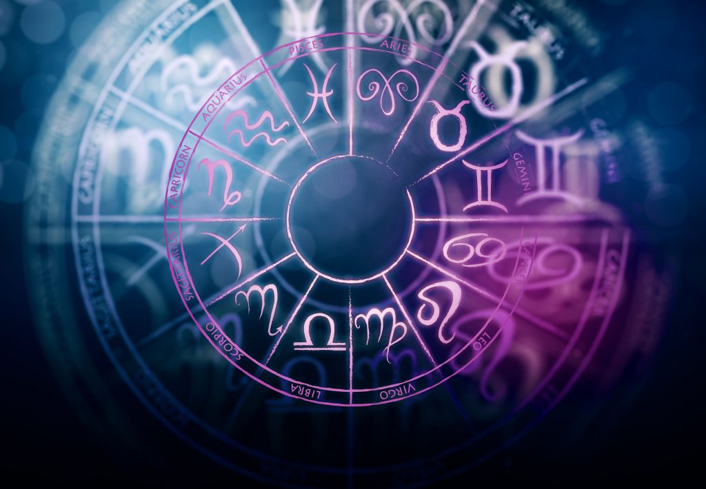 Imagine Stire Horoscop zilnic: Horoscopul zilei de 26 februarie 2020. Taurii sunt agitați și neliniștiți | 2review.ro