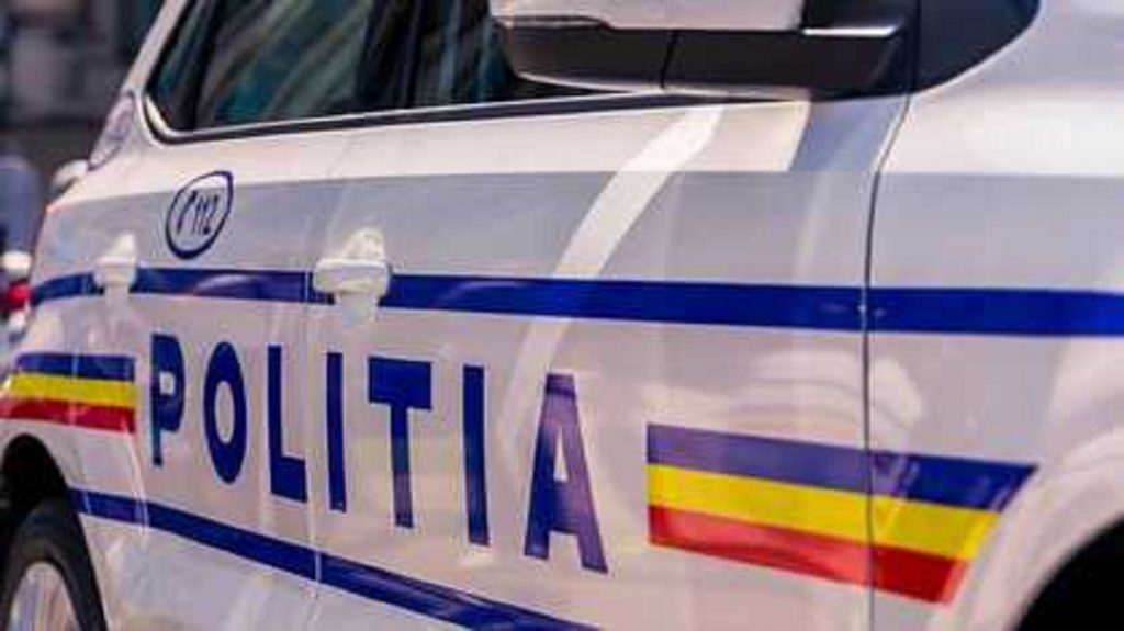 Imagine Stire Doi puști din Giurgiu au furat cataloagele din cancelarie ca să își motiveze absențele și să-și modifice notele | 2review.ro