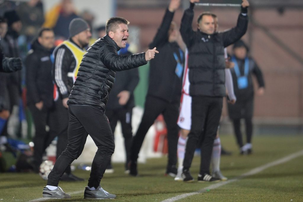 Imagine Stire „Câinii” atacă a patra victorie consecutivă în play-out » Programul etapei a 7-a și clasamentul »» | 2review.ro