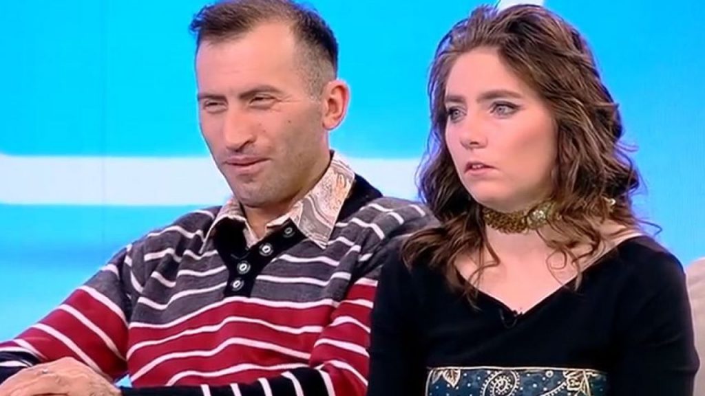 Imagine Stire Vulpița din Vaslui a comis-o din nou. Totul s-a întâmplat în direct, cu amantul, iar Viorel a văzut tot | 2review.ro