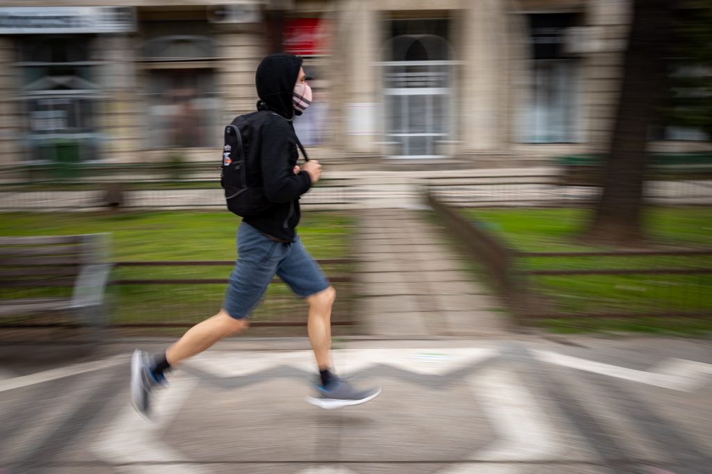 Imagine Stire Primești amendă dacă faci jogging? Ce spune Inspectoratul General pentru Situații de Urgență | 2review.ro