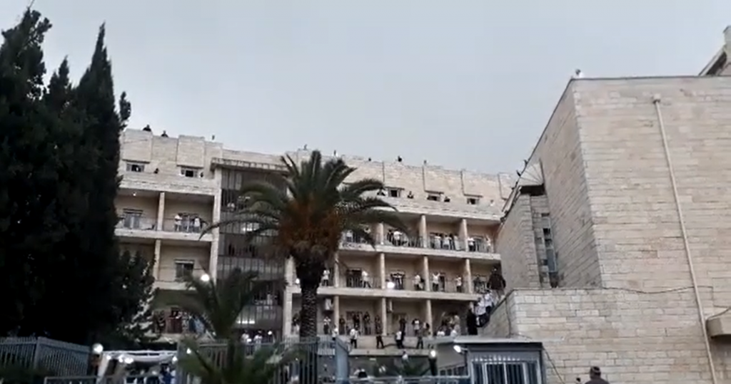 Imagine Stire Nuntă în Israel, în plină pandemie de coronavirus. Imaginile au devenit virale | 2review.ro