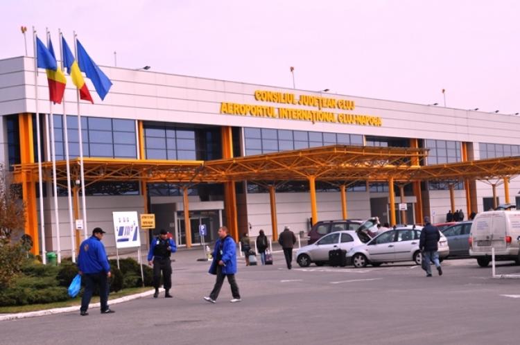 Imagine Stire Zeci de români veniți cu avionul din Elveția au aterizat în urmă cu puțin timp la Cluj-Napoca | 2review.ro