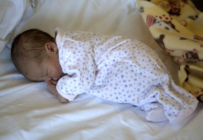 Imagine Stire Un nou născut este cel mai tânăr pacient cu coronavirus | 2review.ro