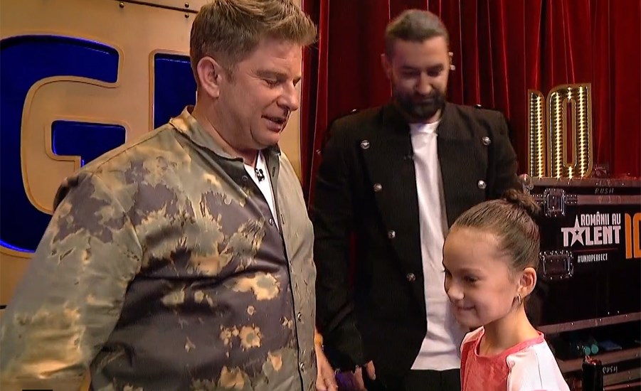 Imagine Stire Cum l-a umilit pe Smiley o fetiță de 9 ani din Bacău, în culise la Românii au Talent de la Pro TV | 2review.ro