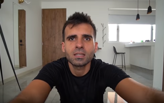 Imagine Stire Dezicia radicală luată de un român după ce MAE a insistat ca el să se întoarcă acasă. Puțini ar fi făcut asta în locul lui | 2review.ro