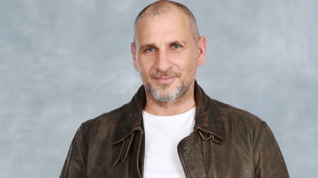 Imagine Stire „Masked Singer România”,  12 vedete păzite de 50 de bodyguarzi! Cristi Bozgan, colegul Mihaelei Rădulescu este responsabil cu securitate în cadrul show-ului | 2review.ro