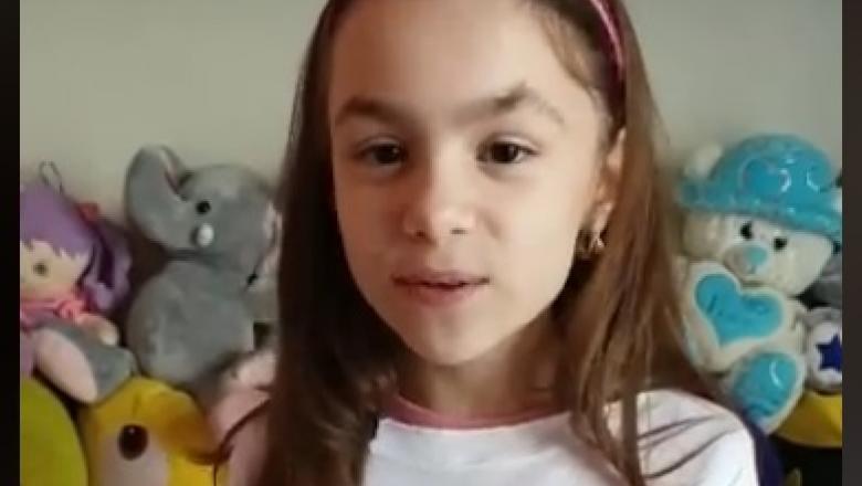 Imagine Stire O fetiță româncă de numai 7 ani, din Napoli, apel emoționant în mediul online: ”Mă ajuţi pe mine şi te ajuţi şi pe tine însuţi” | 2review.ro