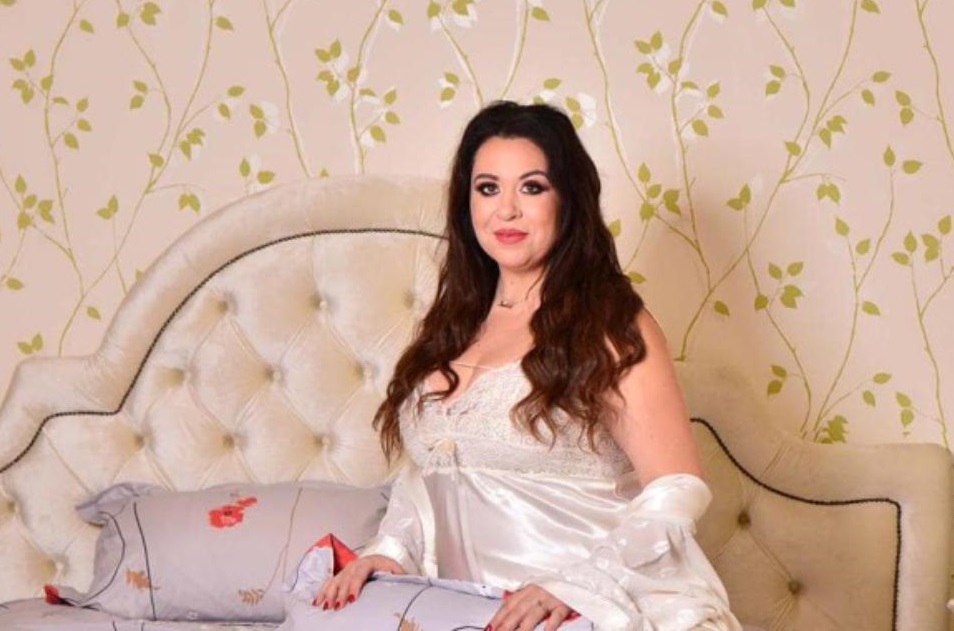 Imagine Stire Fericire mare pe Oana Roman! De când este în izolare, vedeta a slăbit considerabil. Cum arată acum | 2review.ro