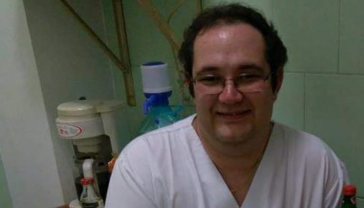 Imagine Stire Asistent medical de la Spitalul Județean Sibiu, infectat cu COVID-19. Conducerea unității medicale, făcută praf: “Șefii stau acasă și…” | 2review.ro