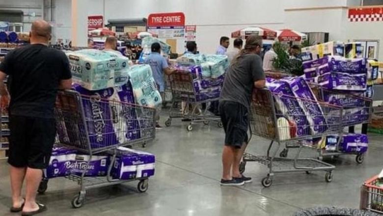 Imagine Stire Fabricile producătoare de hârtie igienică abia fac față comenzilor în întreaga lume! Oamenii golesc rafturile încontinuu | 2review.ro