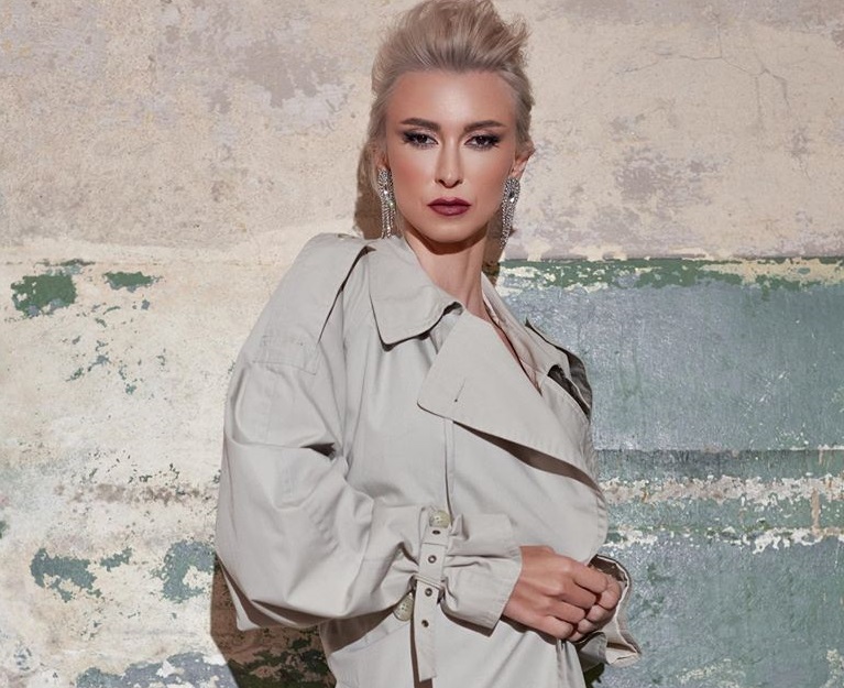 Imagine Stire Andreea Bălan, apel disperat pentru mama a doi copii mici! Şi tu o poţi salva pe Alina, diagnosticată cu o boală cumplită | 2review.ro