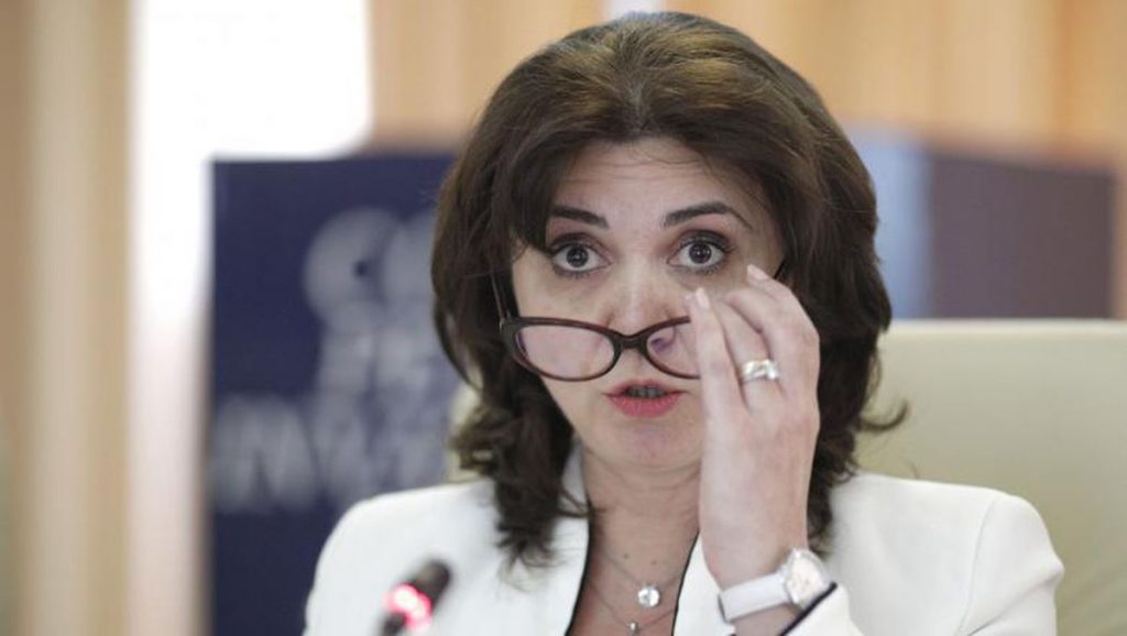 Imagine Stire Ministrul Educației, declarații despre începerea anului școlar: „Pregătim o ordonanță de urgență în care să reglementăm…” | 2review.ro