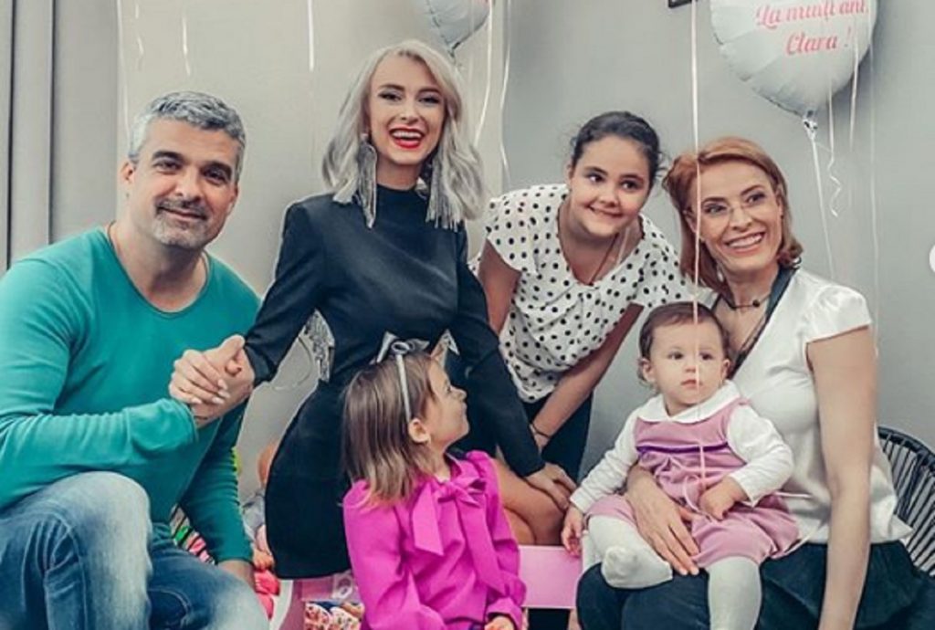 Imagine Stire De ce nu a venit, de fapt, George Burcea la ruperea turtei fetiței lui și a Andreei Bălan. Ce condiție i-a pus actorul, vedetei de la Antena 1 | 2review.ro