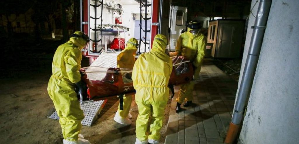 Imagine Stire Un medic din Argentina compară coronavirusul cu ciuma neagră. Mesaj dur pentru locuitorii planetei: “Vom muri din cauza unor idioți!” | 2review.ro