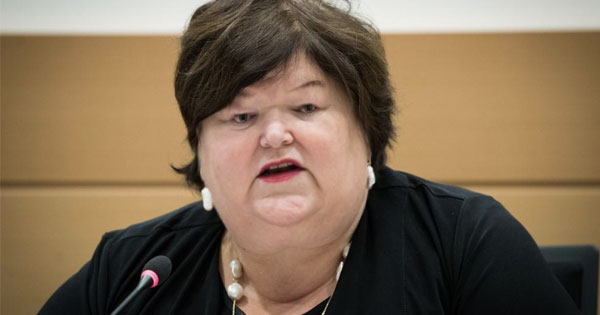 Imagine Stire Ministrul Sănătății din Belgia interzice amorul între trei sau mai multe persoane, în perioada pandemiei de COVID-19! | 2review.ro