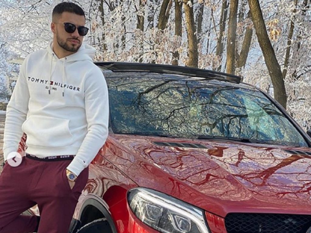 Imagine Stire Culiță Sterp a ajuns la fundul sacului, după despărțirea de Carmen de la Sălciua? Artistul își vinde urgent bolidul de lux | 2review.ro