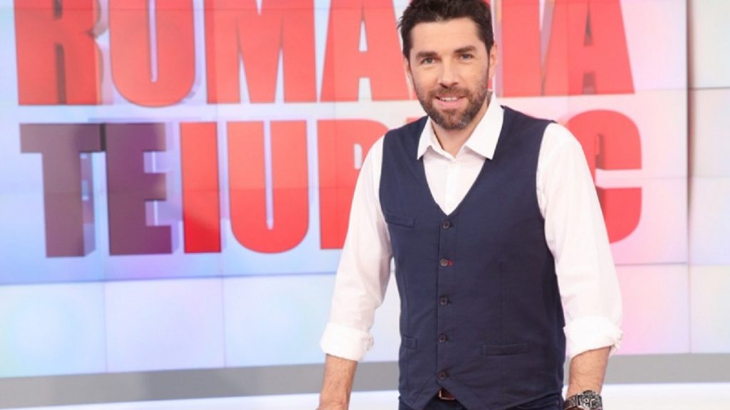 Imagine Stire Cât încasează, de fapt, Alex Dima de la Pro TV. Puțini știu că prezentatorul nu are studii de jurnalism! | 2review.ro