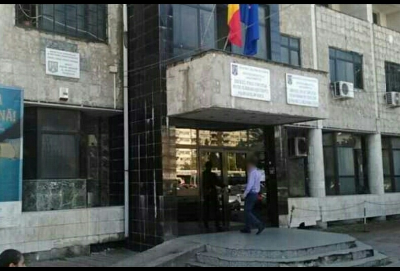 Imagine Stire Document exploziv! O instituţie din Dâmboviţa, asaltată zilnic de persoane care ar trebui să fie în izolare | 2review.ro