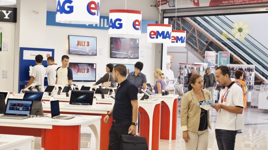 Imagine Stire Am aflat adevărul! Câți lei câștigă, de fapt, o vânzătoare din magazinele eMag | 2review.ro