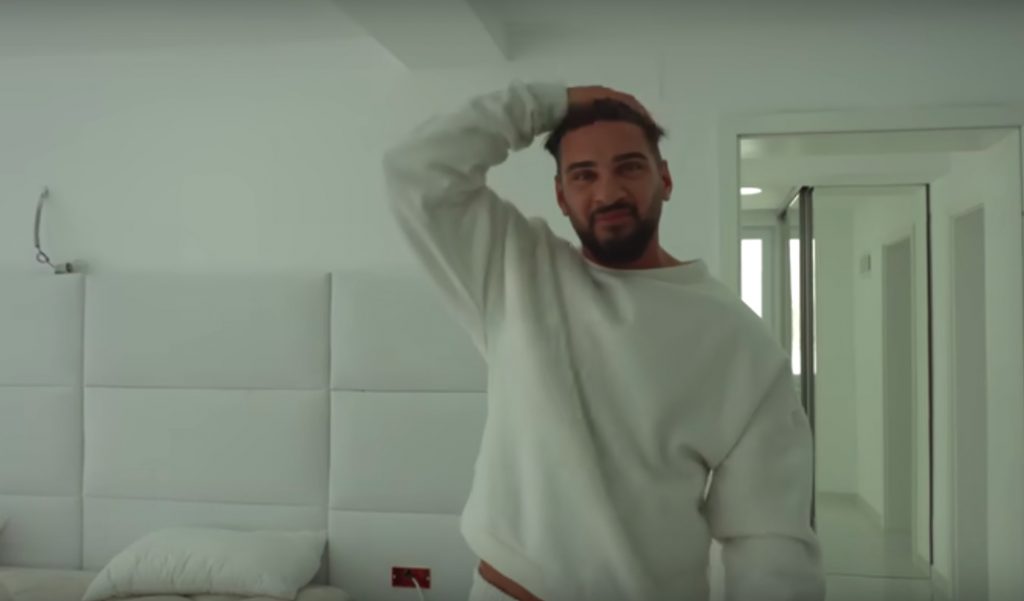 Imagine Stire Cum arată primul etaj al casei de 300.000 de euro a lui Dorian Popa. FOTO | 2review.ro
