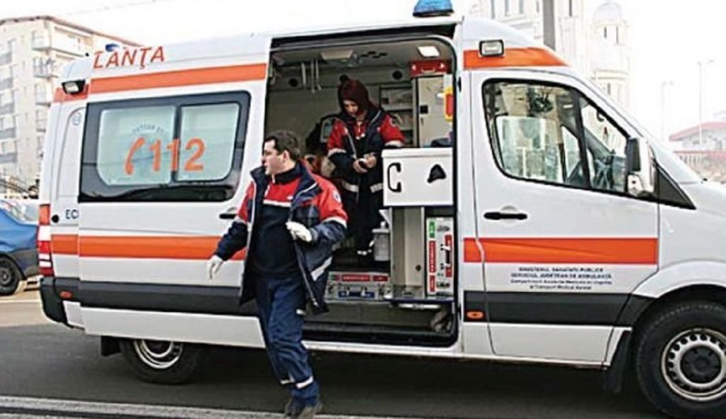 Tragedie într-o familie din Suceava! O copilă de nici 2 ani a fost operată de urgență, după ce a mâncat alune