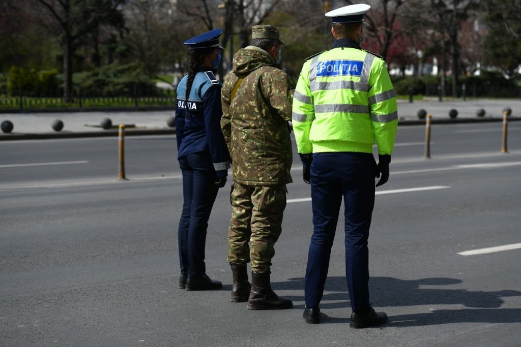 Imagine Stire Ce a pățit un bărbat din București care a refuzat să prezinte declarația pe propria răspundere. Ce amendă uriașă a primit | 2review.ro