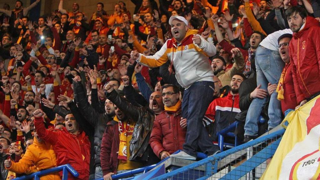 Imagine Stire Top Pariu: Fotbalul este „Sportul Rege” » Primul „11” este AICI »» | 2review.ro