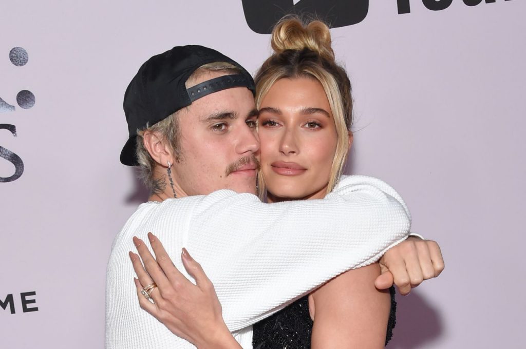 Imagine Stire Justin Bieber a fugit în Canada de frica noului coronavirus! Artistul și soția lui s-au izolat: „Acolo ieși din casă și ești în contact doar cu natura” | 2review.ro