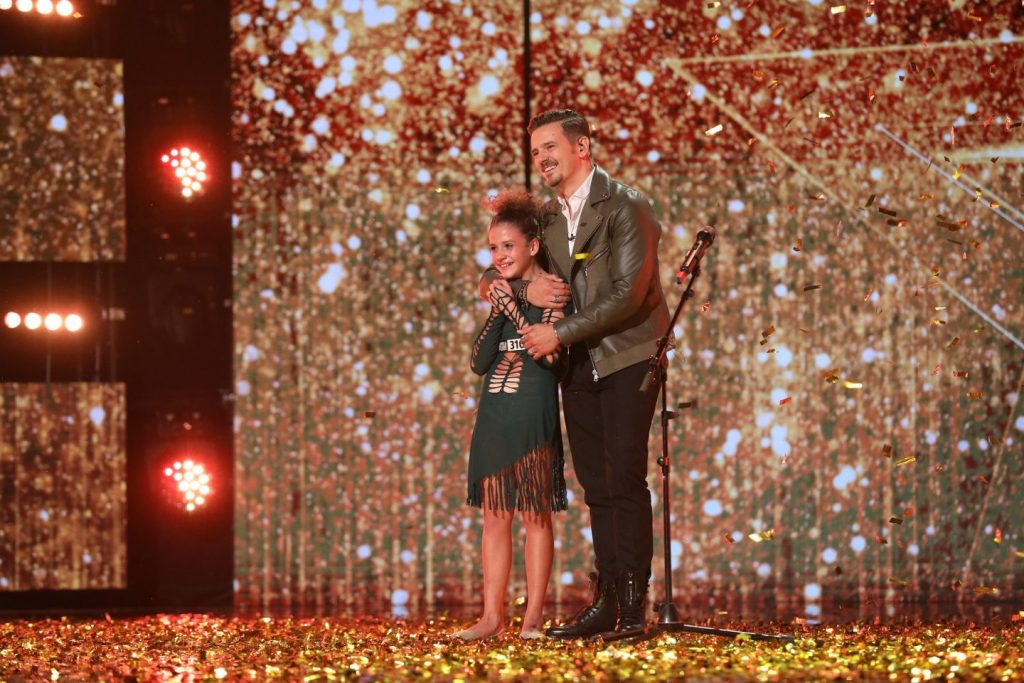 Imagine Stire Momentul care l-a făcut pe Mihai Petre să plângă! Andra, şocată: „Nu l-am văzut niciodată aşa”. Sara Ardelean a primit Golden Buzz la Românii au Talent | 2review.ro