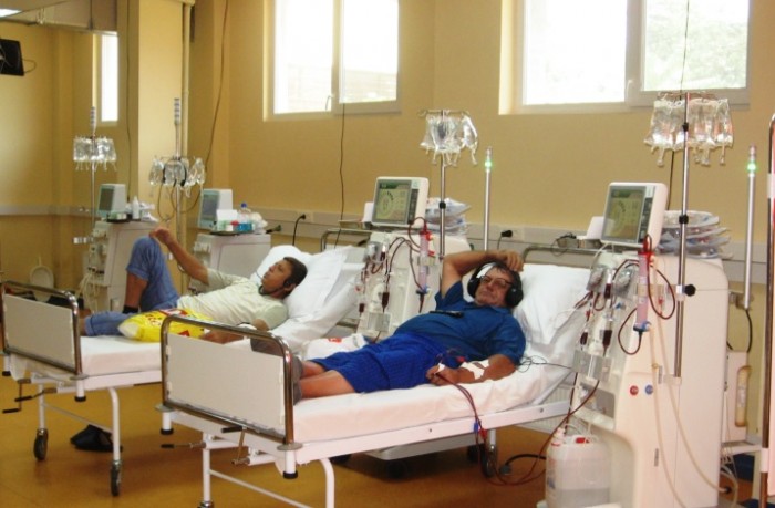 Imagine Stire Anchetă epidemiologică la un centru de dializă privat din Capitală, după ce nouă persoane au fost confirmate cu Covid-19 | 2review.ro