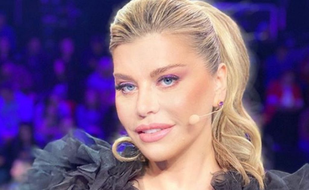 Imagine Stire Cum se protejează Loredana Groza de coronavirus. Ce mesaj a transmis vedeta, în plină epidemie | 2review.ro
