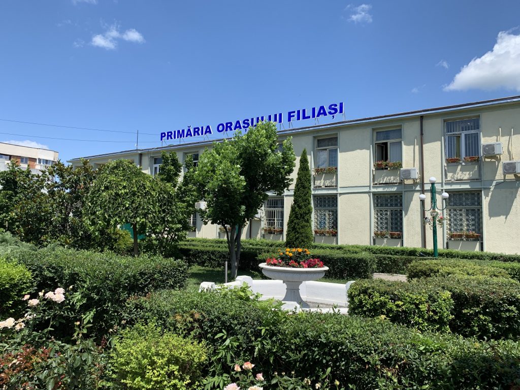 Imagine Stire Locuitorii din Filiaşi, județul Dolj, sfătuiţi prin staţii radio să stea acasă | 2review.ro