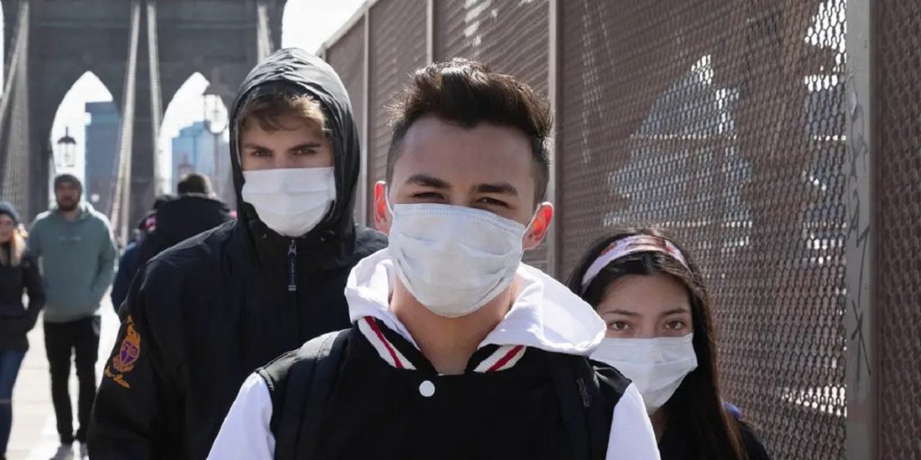 Imagine Stire Adevărul despre măștile chirugicale. Ne ajută sau nu în lupta contra coronavirusului și cum le folosim corect | 2review.ro