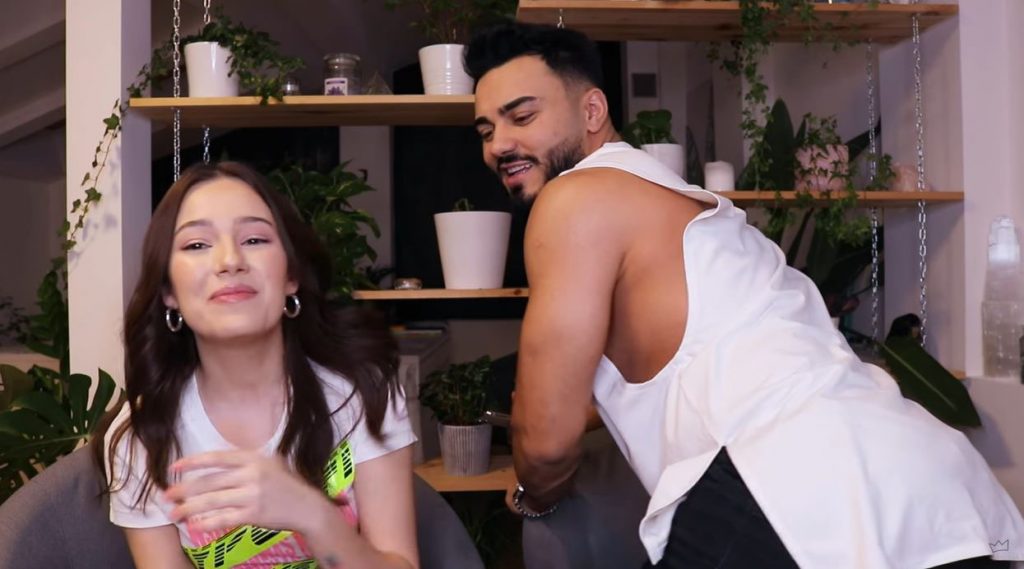 Imagine Stire Jador i-a propus lui Mimi să facă împreună un film pentru adulți. Cum a reacționat vloggerița | 2review.ro