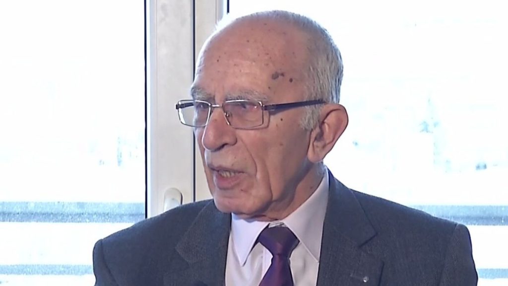 Imagine Stire Epidemiologul Molnar Geza, despre acțiunea în timp a infecției cu coronavirus: ”Se pot accentua leziunile la persoanele care…” | 2review.ro