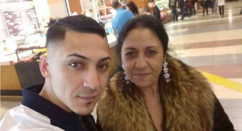Imagine Stire Șmecherie în plină pandemie! Cum a demonstrat mama lui Babi Minune că nu se teme de coronavirus | 2review.ro