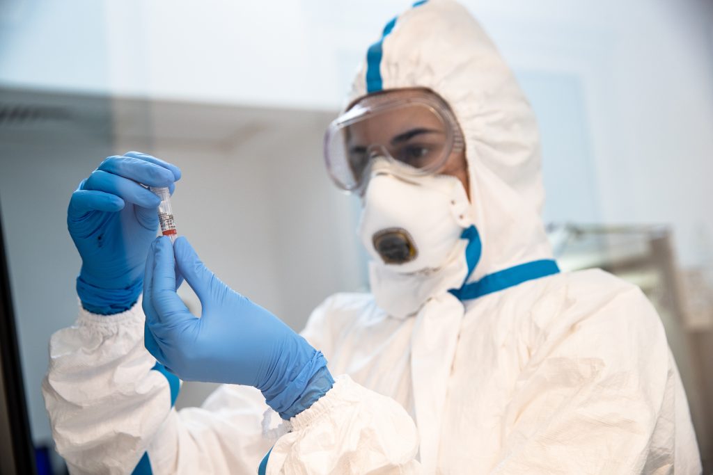 Imagine Stire Încă o țară a declarat stare de urgență, după ce s-au confirmat peste 1.000 de cazuri de coronavirus | 2review.ro
