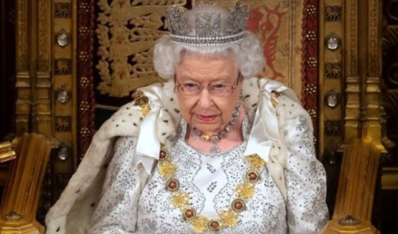Imagine Stire Regina Marii Britanii, măsuri de siguranță din cauza pandemiei de coronavirus | 2review.ro