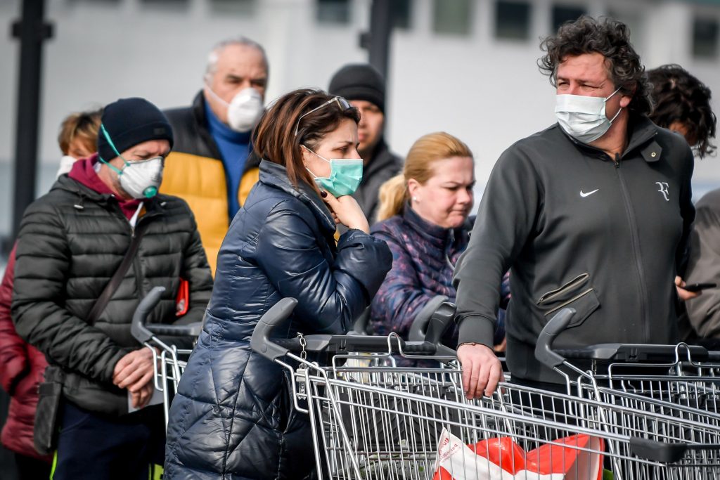 Imagine Stire Pandemia de coronavirus pune la încercare creativitatea! Cu ce idee au venit administratorii unui supermarket, pentru a stopa cumpărăturile excesive | 2review.ro