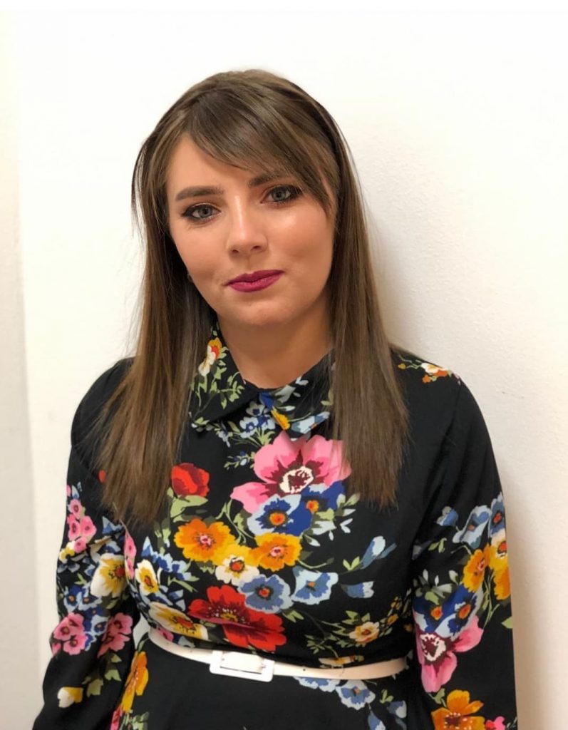 Imagine Stire Vulpiţa de la Acces direct a dat o triplă lovitură! S-a făcut vloggeriţă, vinde haine online şi s-a lansat în muzică! Cum sună prima piesă | 2review.ro