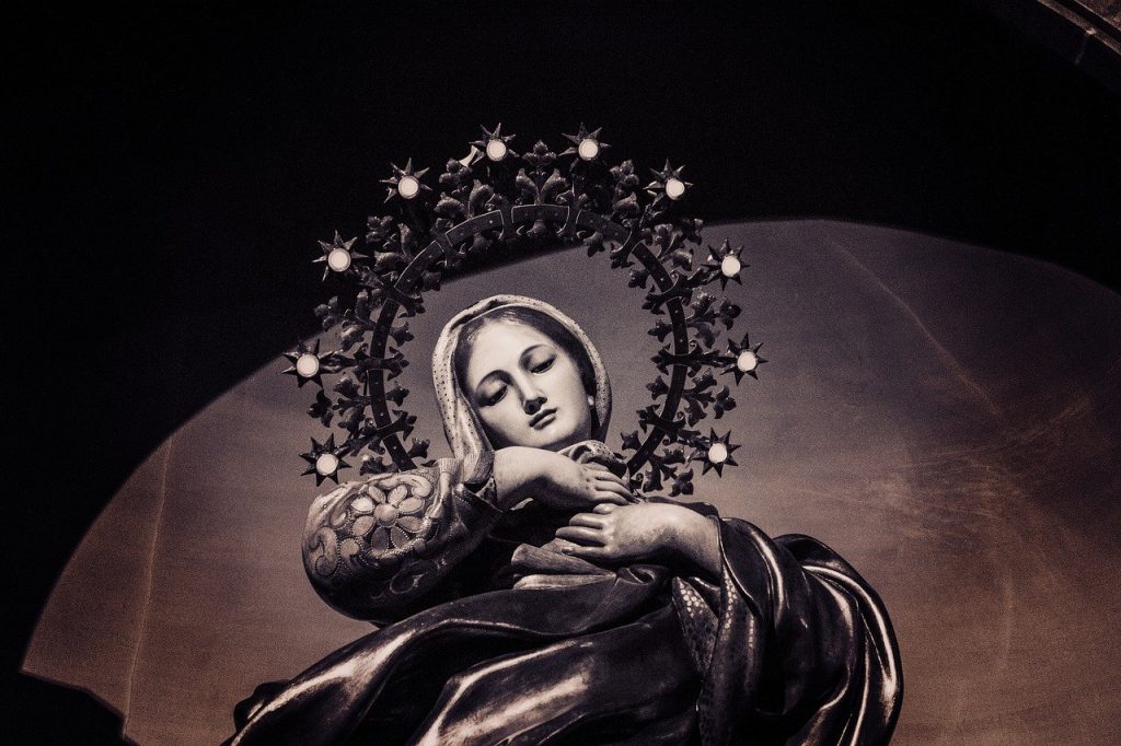 Imagine Stire Oamenii au crezut că nu văd bine! Fotografia cu Fecioara Maria, apărută pe cer, devenită virală: „Este semnul pe care-l aşteptam” | 2review.ro