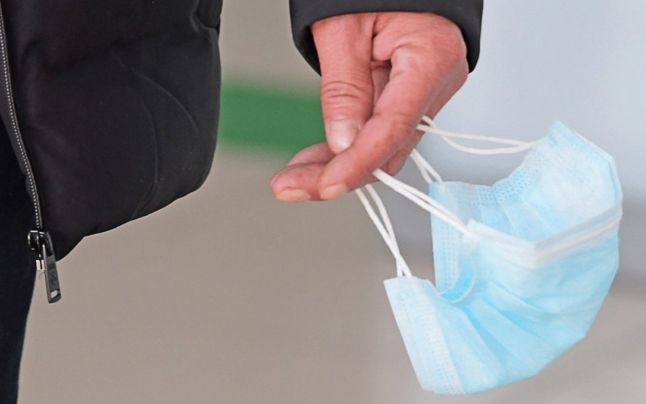 Imagine Stire Anunțul făcut de cercetători! Cât timp poate supraviețui noul coronavirus pe măștile de protecție | 2review.ro