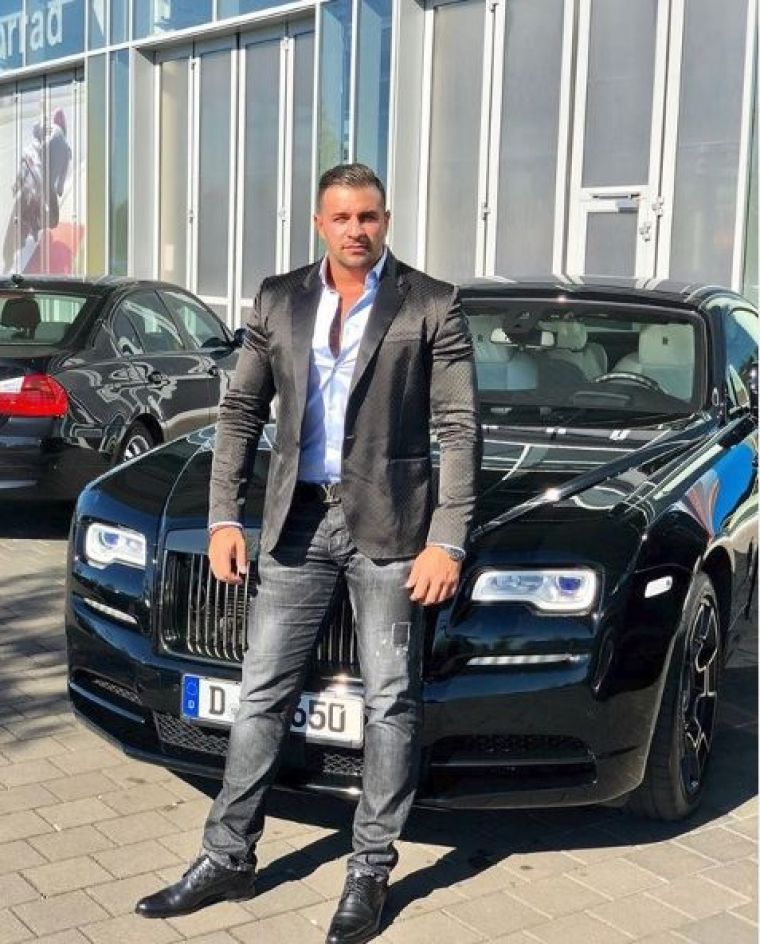 Alex Body Rumano Care a fost prima mașină condusă de iubitul Biancăi Drăgușanu! Alex ...