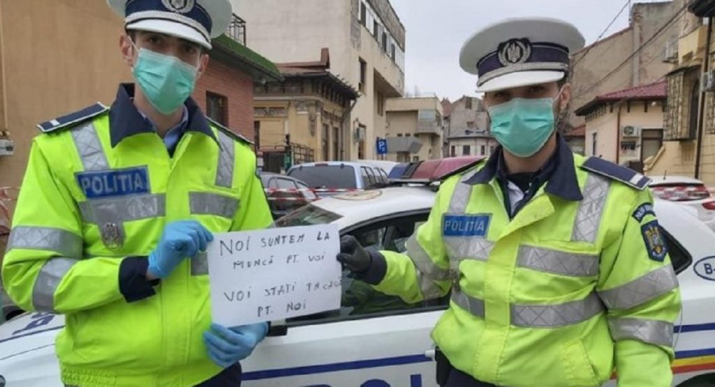 Imagine Stire M.A.I., mesaj emoționat pentru eroii din linia întâi! Ce omagiu le-a fost adus medicilor și polițiștilor care luptă împotriva COVID-19 | 2review.ro