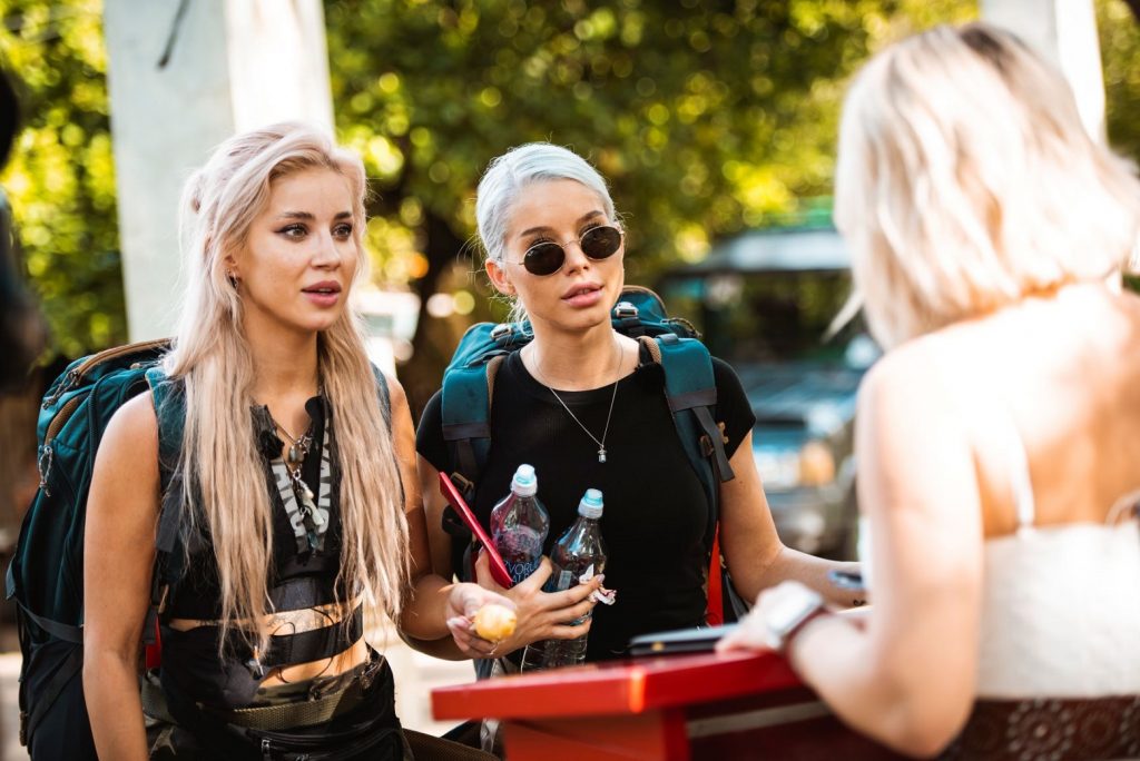 Imagine Stire Cursa a luat sfârșit pentru Alina Ceușan și Carmen Grebenișan! Blondele au fost eliminate de la Asia Express | 2review.ro