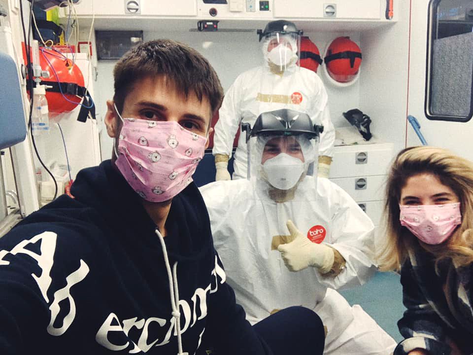 Imagine Stire Infectată cu COVID-19 la doar 24 de ani, Catinca Neniu a rupt tăcerea de pe patul de spital. “Apă nu primim. La început, nu am dormit, nu am mâncat!” | 2review.ro