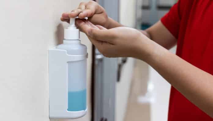 Imagine Stire Specialiștii avertizează! Purtarea măștilor nu poate opri pandemia de Covid-19 | 2review.ro