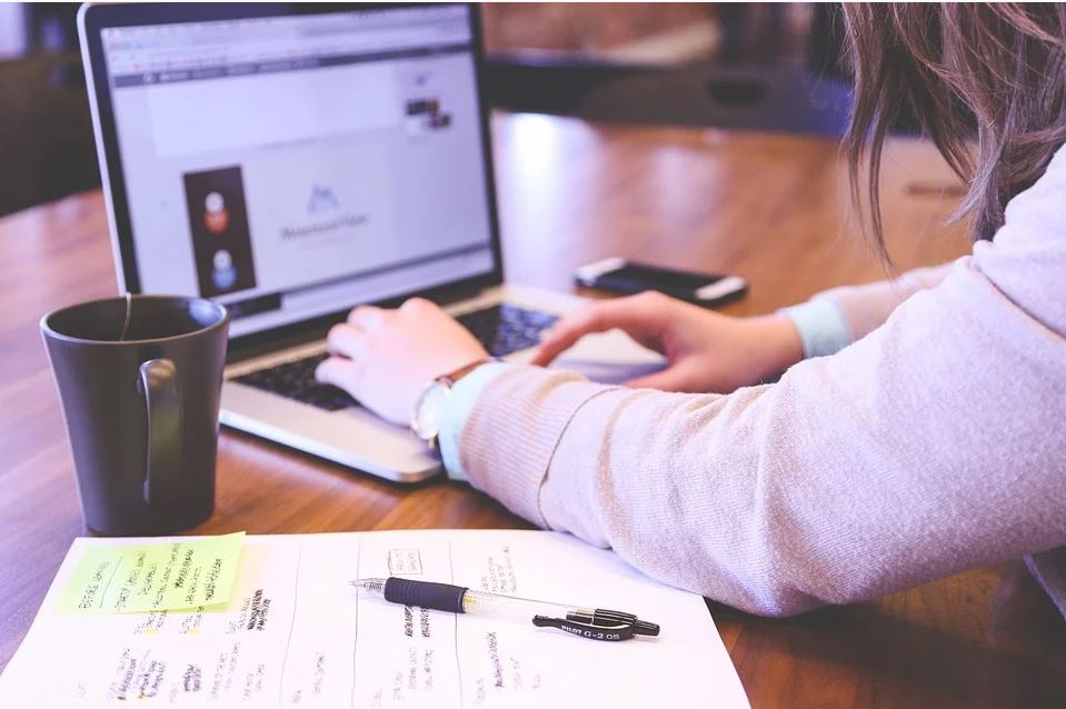 Imagine Stire E oficial! Legea educației a fost modificată: vom avea admitere online la facultate | 2review.ro