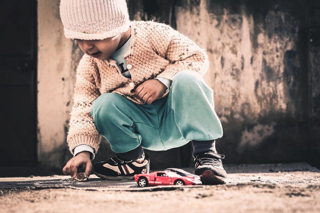 Imagine Stire Pediatrul Mihai Craiu învață părinții să își protejeze copiii de COVID-19. Obiceiul minor care îi pune în pericol | 2review.ro